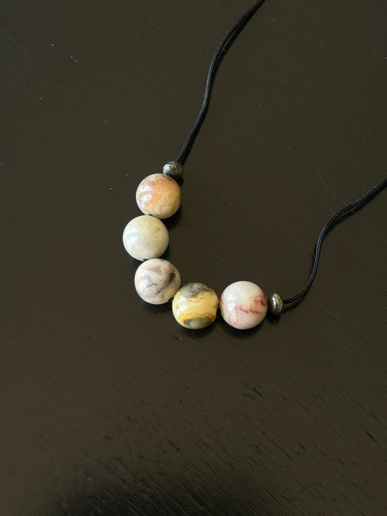 Mini Agate Beaded Necklace necklace Bagatiba