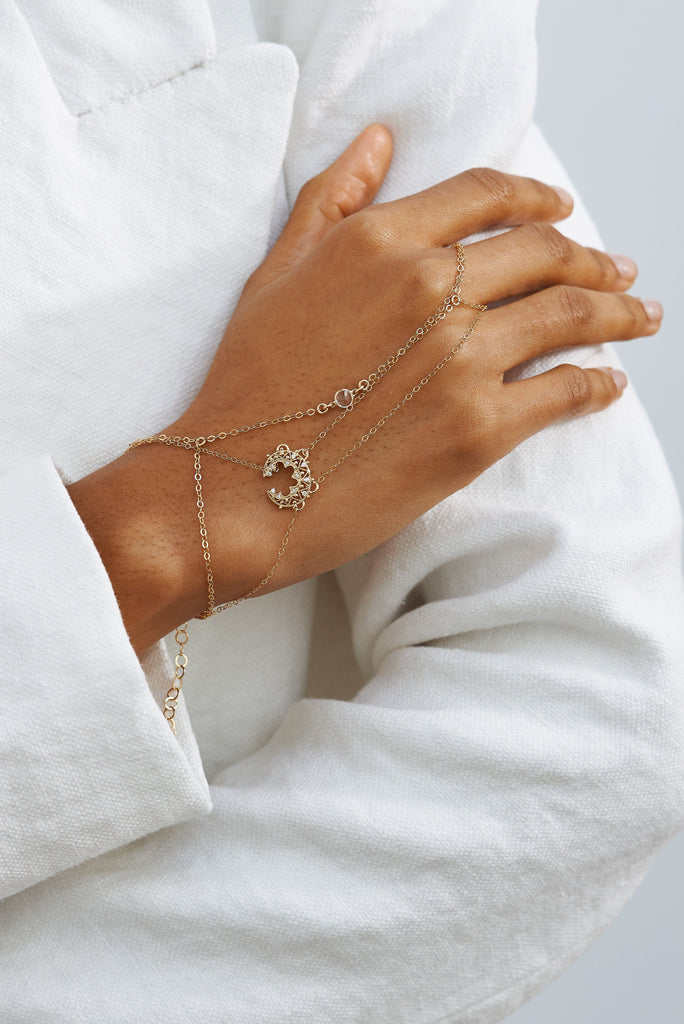 Cropped view of model hand in 14K Emma Finger Bracelet Bracelet Bagatiba