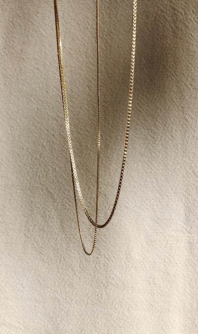 Thick & Thin 22" vintage square chain zoomed crop