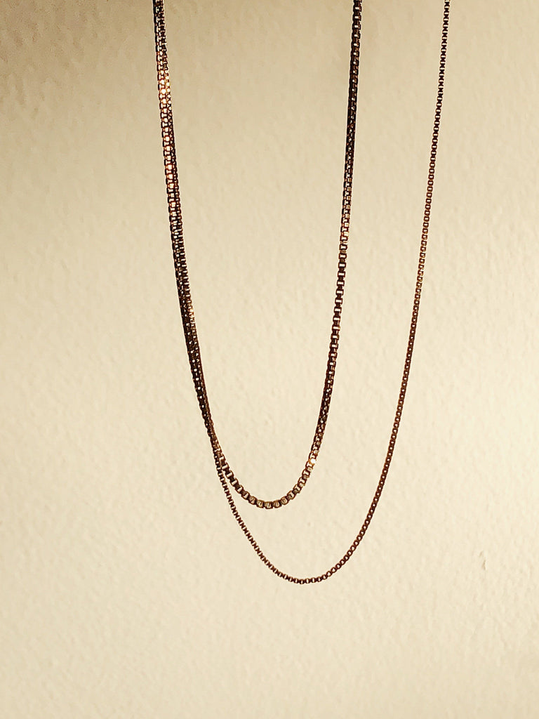 Zoomed view of 22" Thick & Thin Vintage Square Chain Necklace bagatiba
