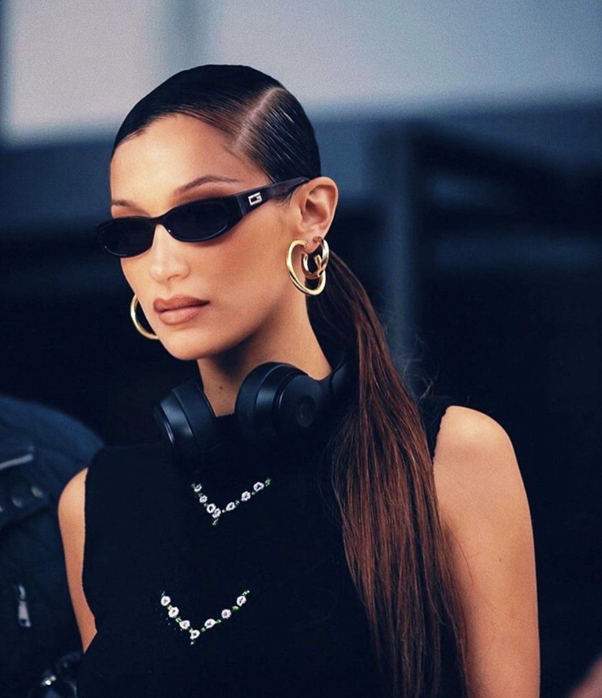 BELLA HADID IN THE HOLLOW HOOPS
