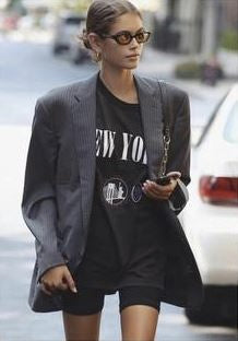KAIA GERBER IN THE SIMPLE GOLD HOOPS
