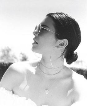 SHOP KENDALLS LOOK - 1SM NECKLACE, PRINCESS & SQUARE VINTAGE CHOKER