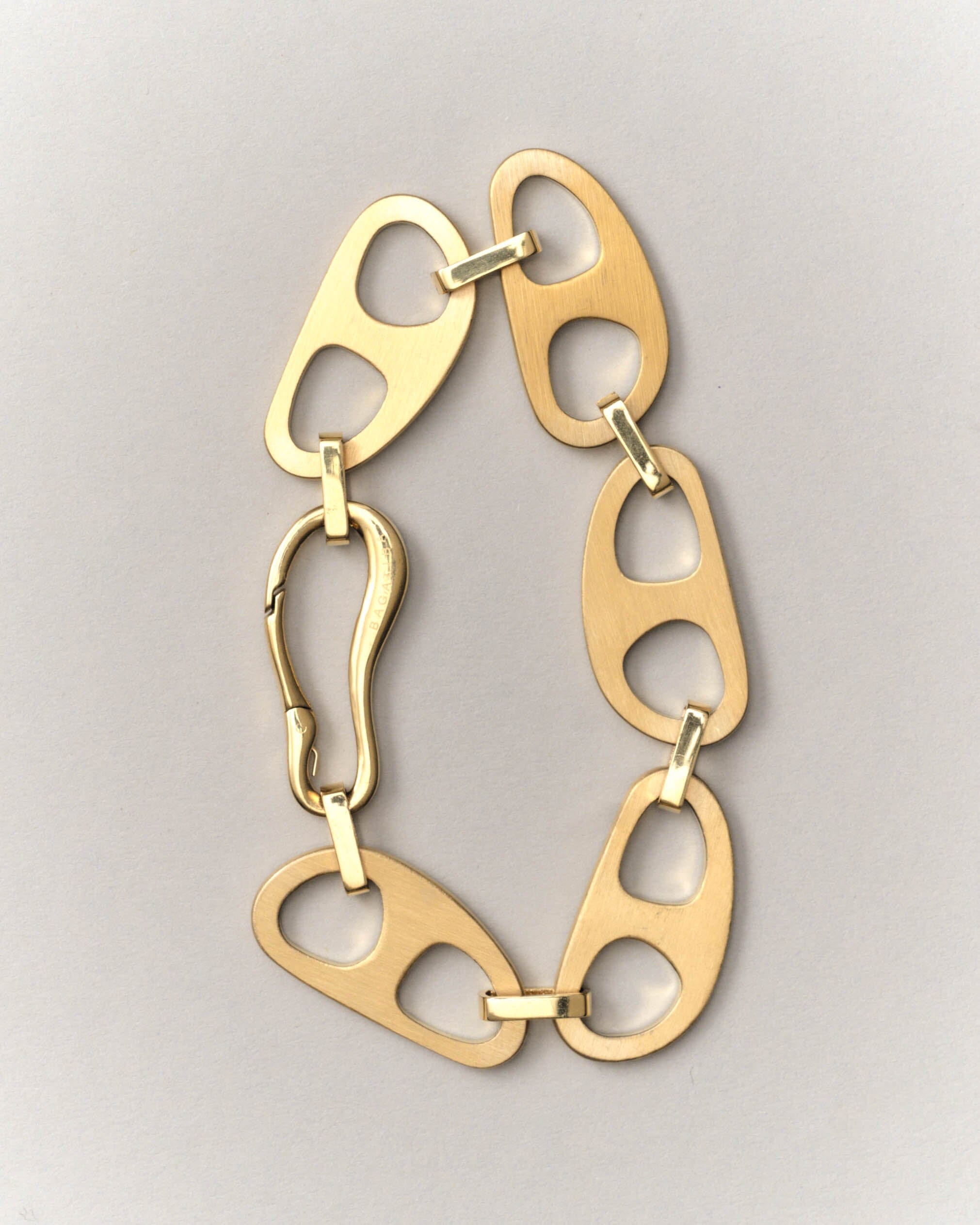 Gold Brushed Tab Bracelet Bracelet bagatiba 