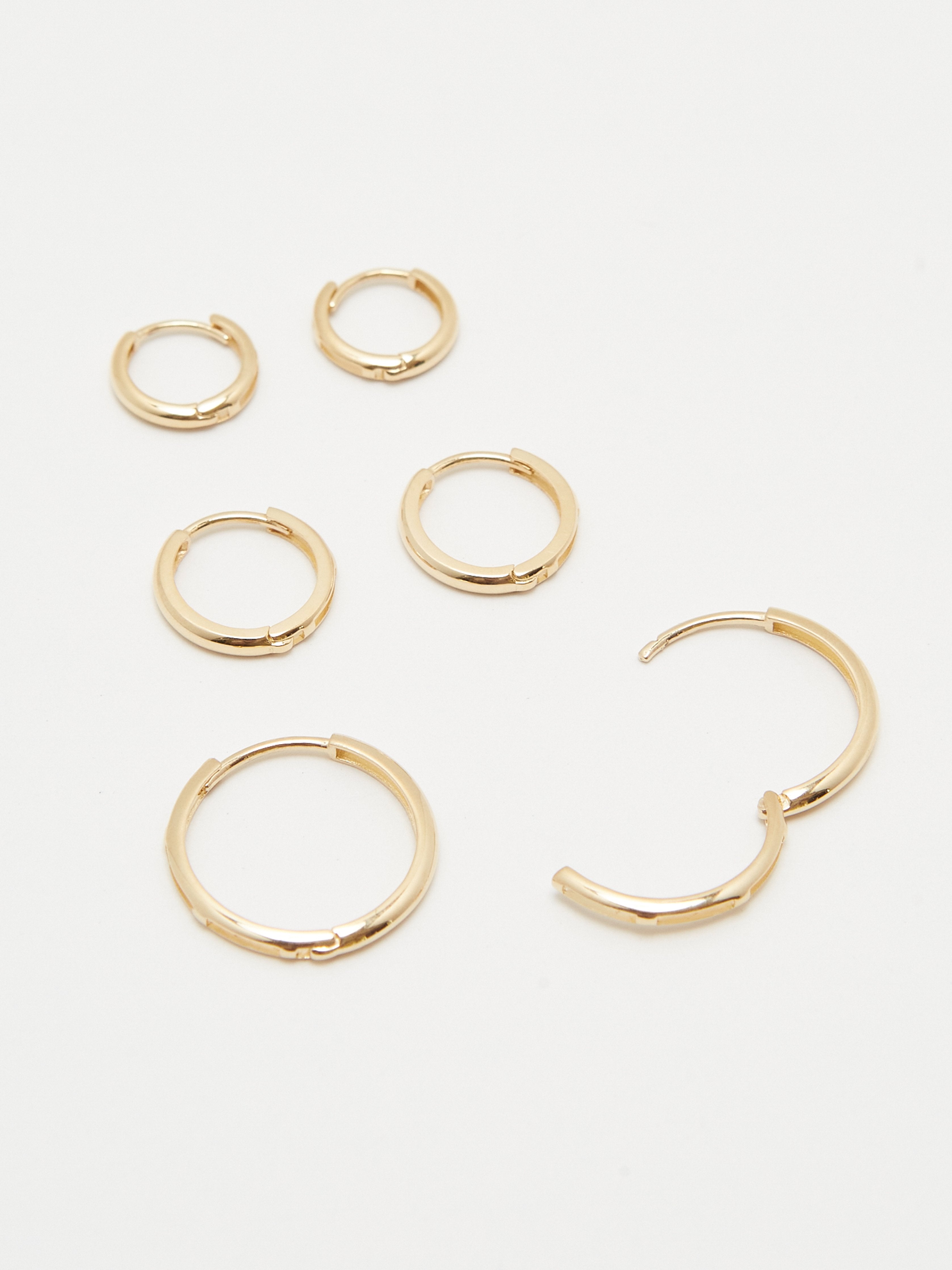 14K Large Huggie Hoops Earrings Bagatiba 