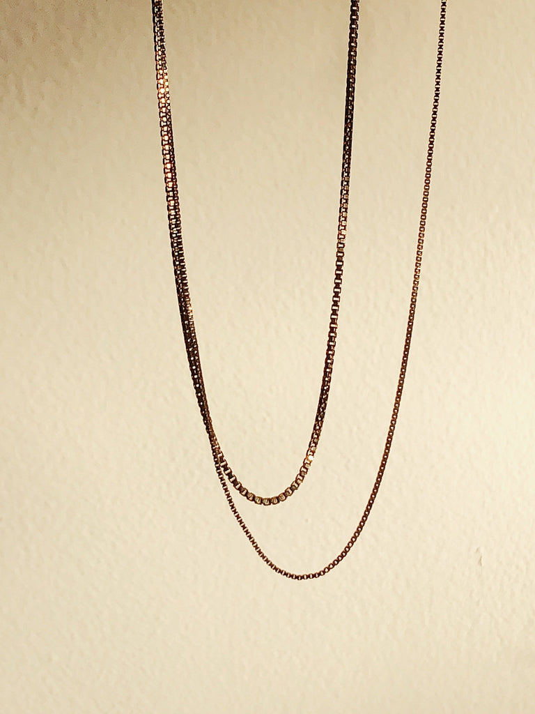 Zoomed view of 22" Thick & Thin Vintage Square Chain Necklace bagatiba 