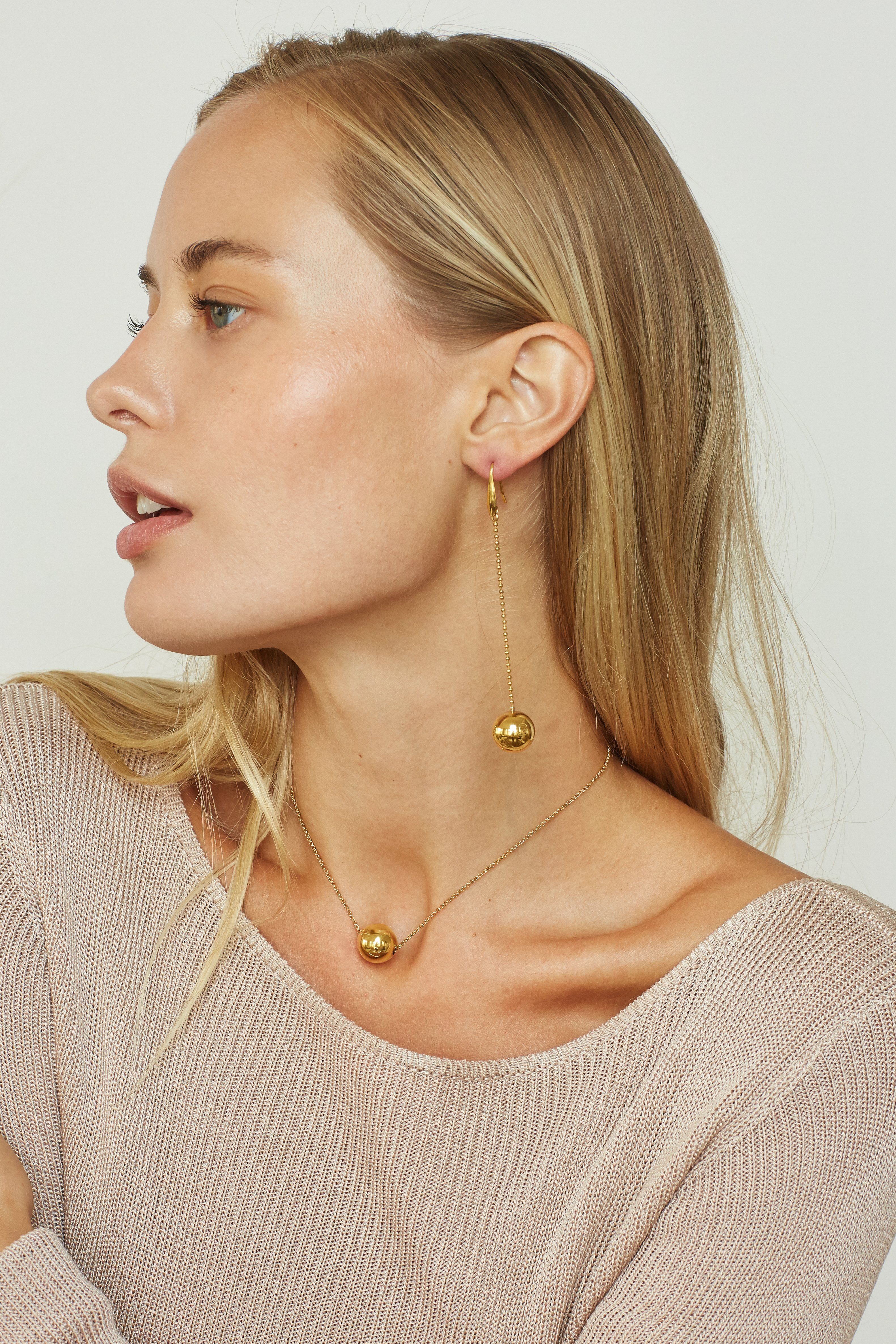 Model profile view wearing Adjustable Sphere Necklace Necklace bagatiba 