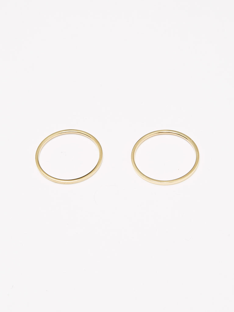 Flat lay view of Brushed Gold Ring and Polished Gold  Ring Bagatiba 