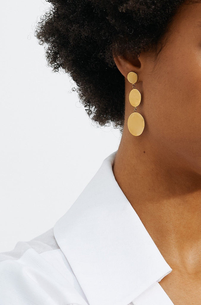 Full view of model wearing Dangle Dot Earrings Earrings Bagatiba 