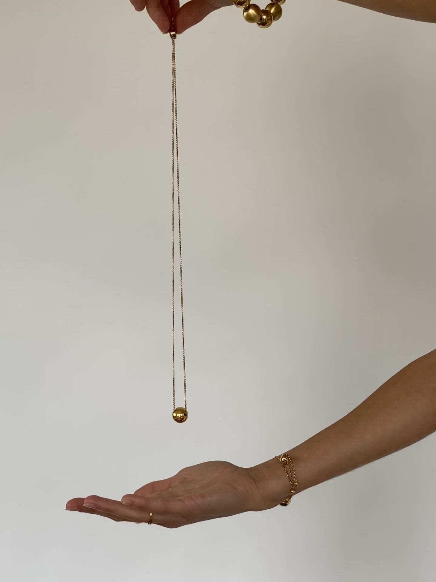 Video showing the adjustable clasp