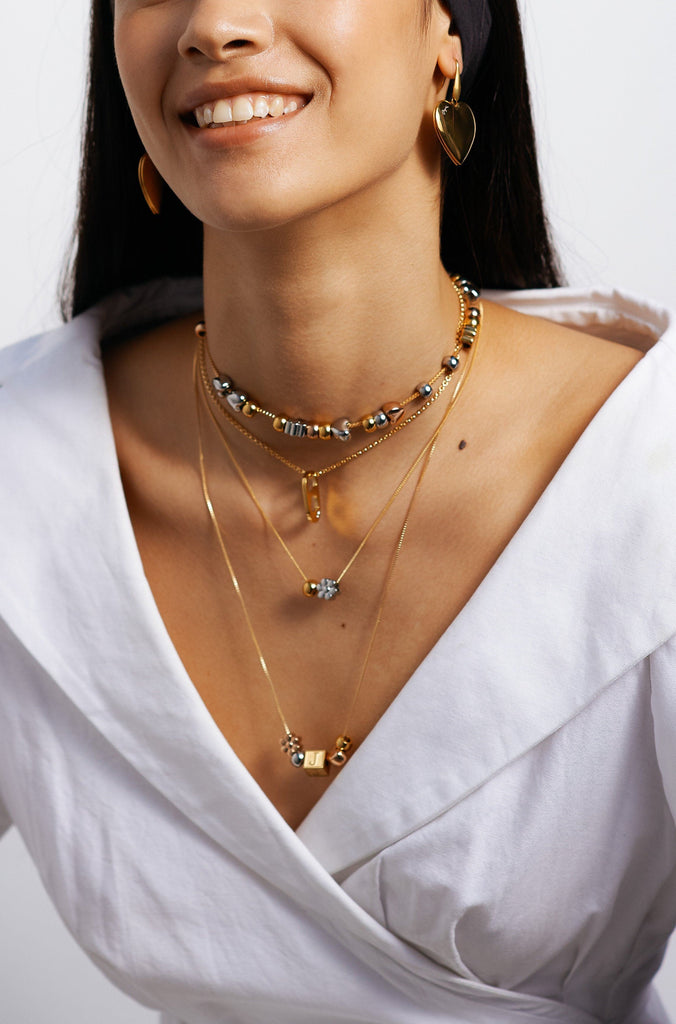 Model wearing Multi Beaded Necklace Choker Bagatiba 