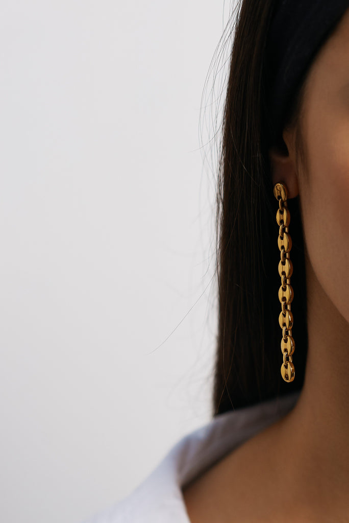 Close view on model of Onia Drop Earrings Earrings Bagatiba 