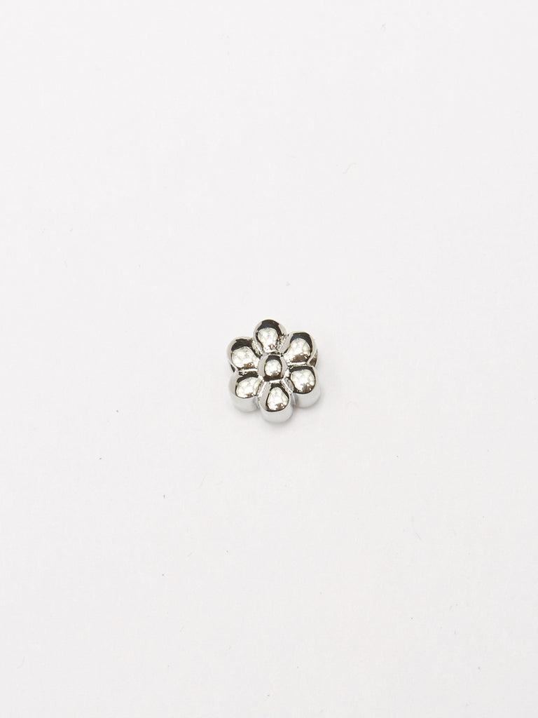 Detail view of flower bead from the Silver Bead Set Bagatiba