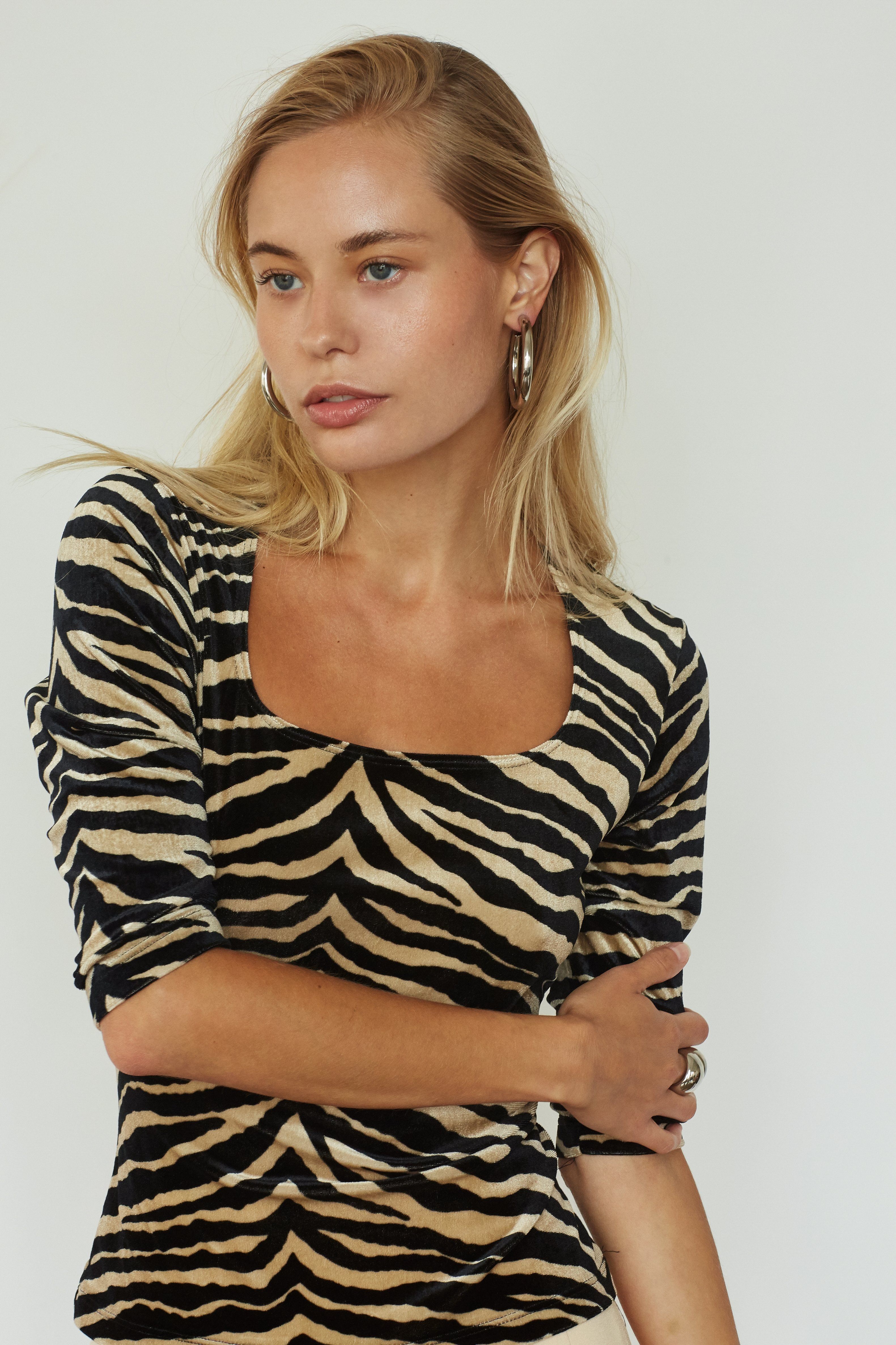 Silver Hollow Hoops Earrings Bagatiba 