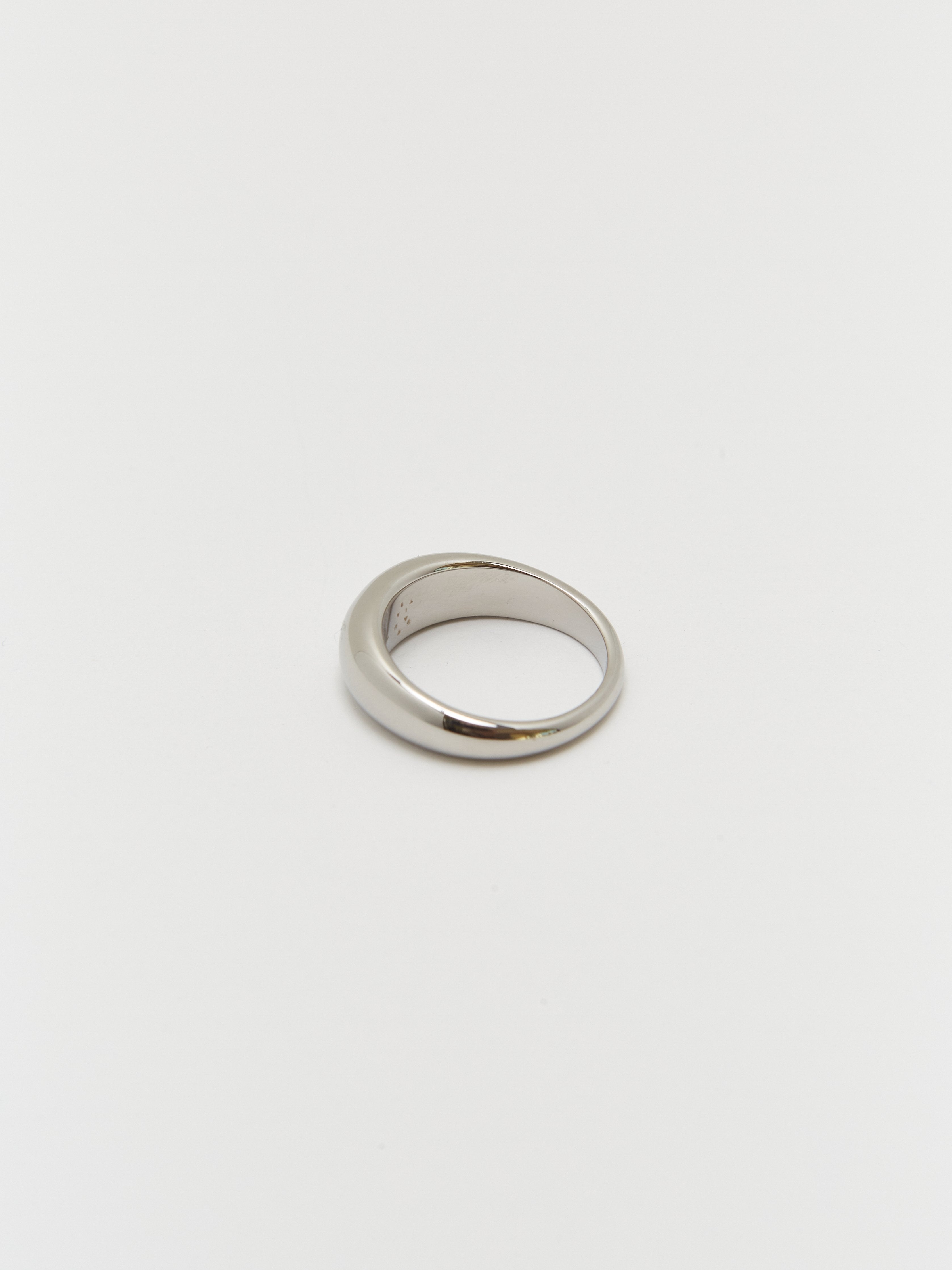 Close view flat lay of the Thin Silver Orb Ring Ring bagatiba 