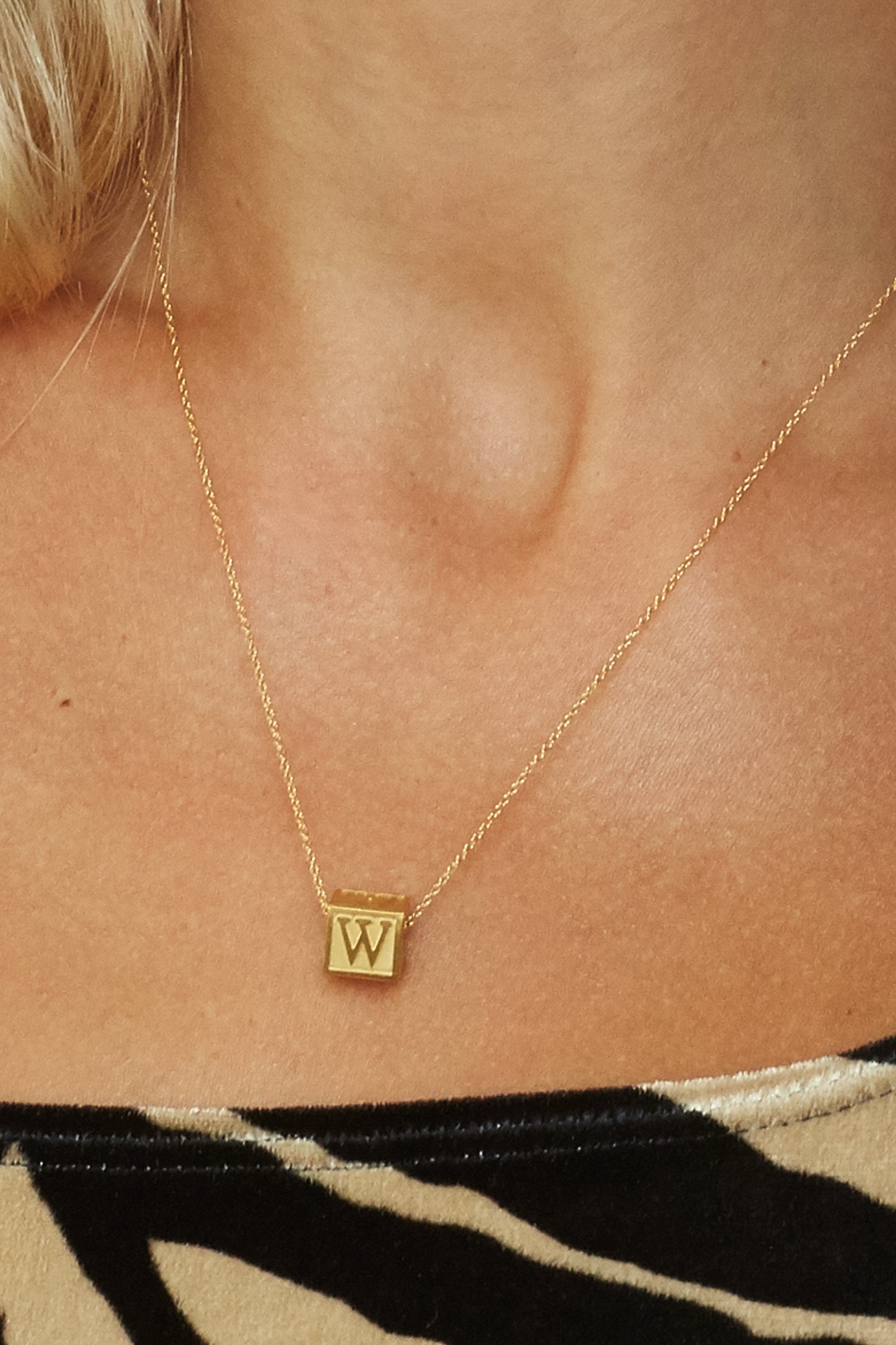 Cropped view on model "W" Letter Block letters Bagatiba 